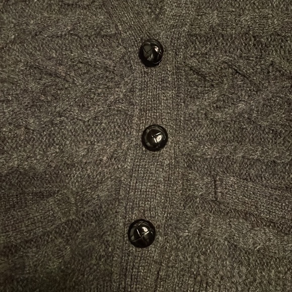 Sacai wool v-neck peplum sweater with ribbon detail and front pockets. - Picture 3 of 3